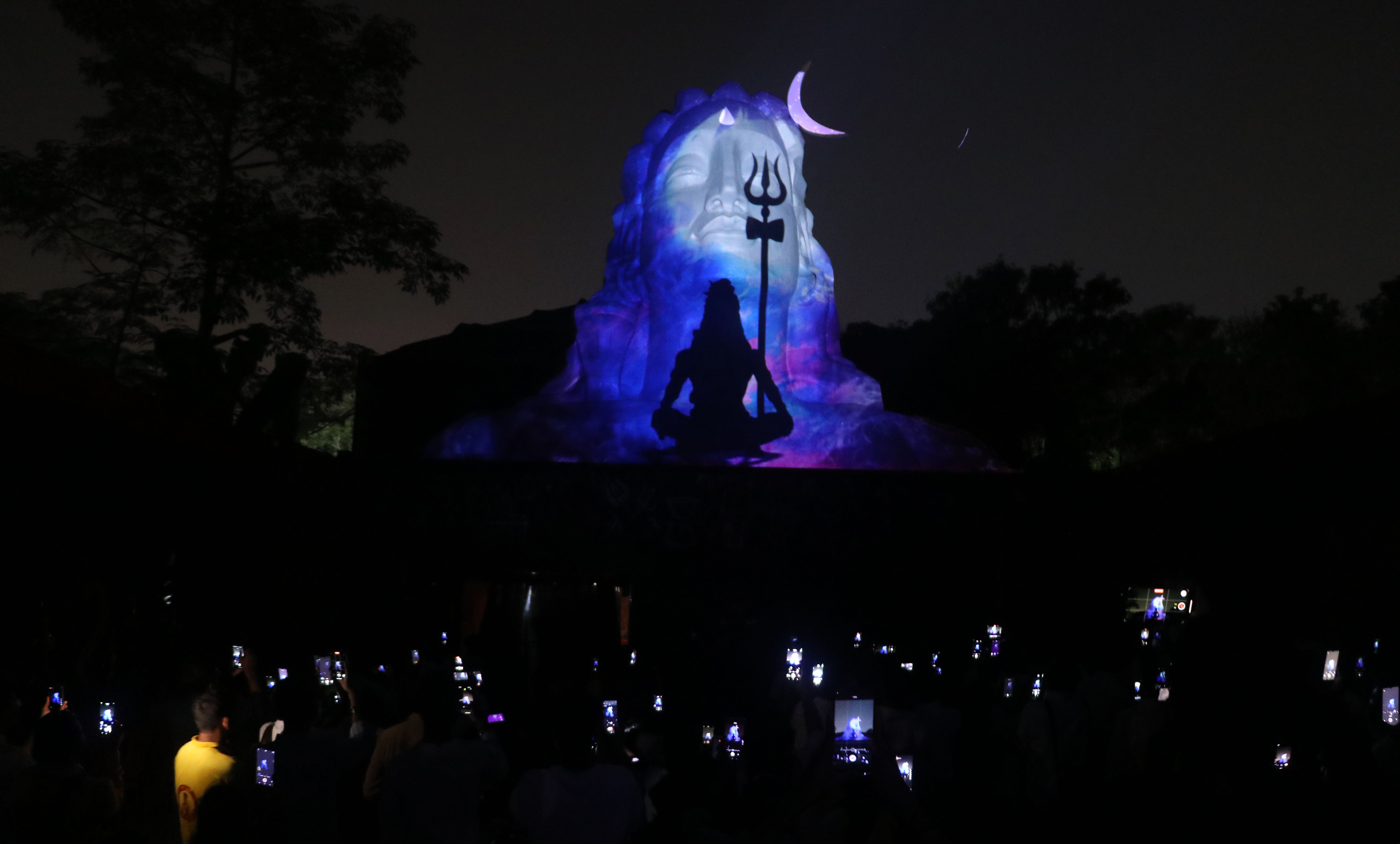 Adiyogi laser projection watched by devotees at Ranchi Railway Station Puja in 2024
